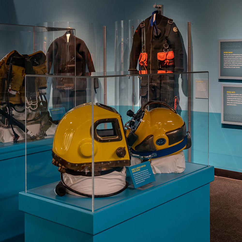 U.S. Naval Undersea Museum building.